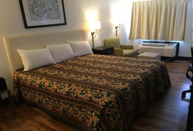 Отель Economy Inn Of Holland