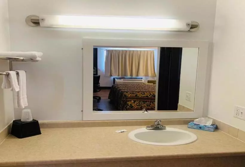 Отель Economy Inn Of Holland