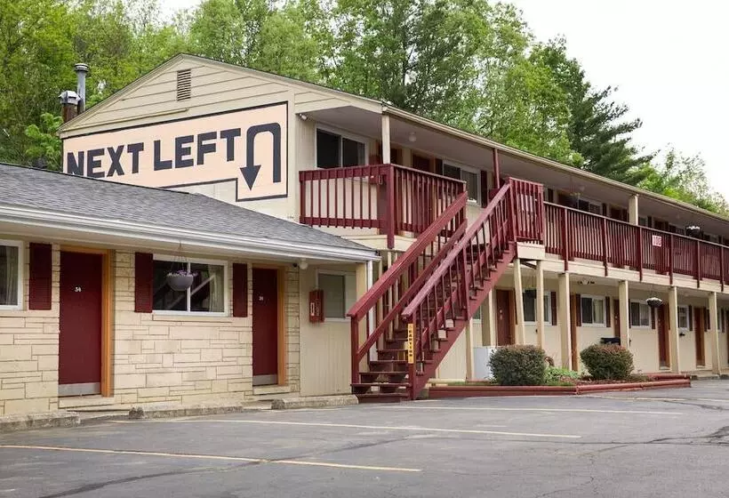 Отель Hometown Inn Athens