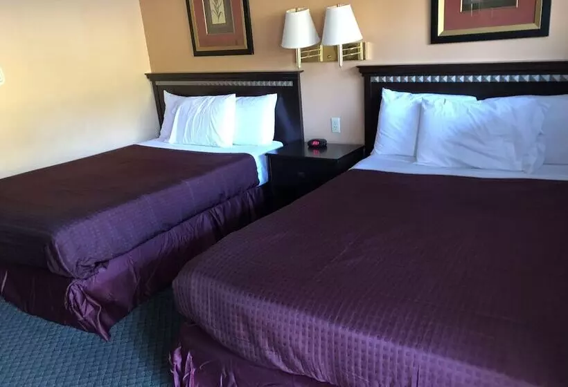 Отель Hometown Inn Athens