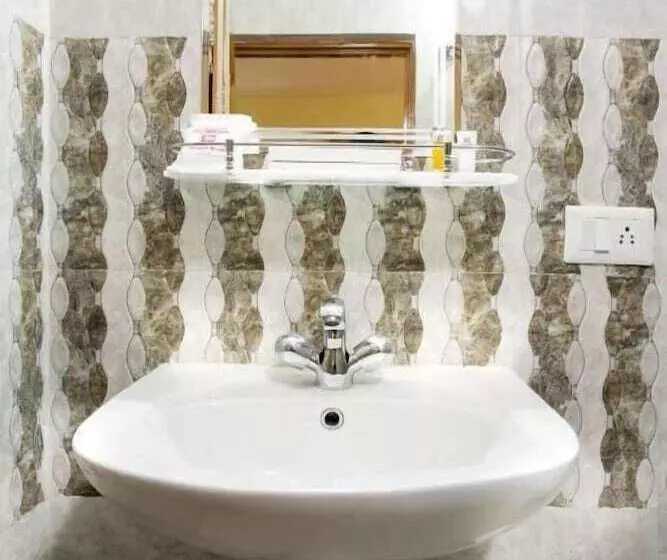 ホテル Golden Kuensel Resort & Spa