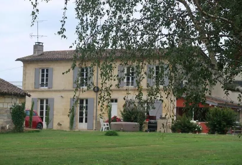 Aamiaismajoitus (B&B) L'orangerie De La Pontête