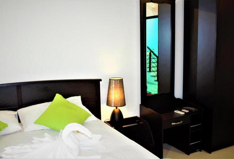 تختخواب و صبحانه Sky White Villa