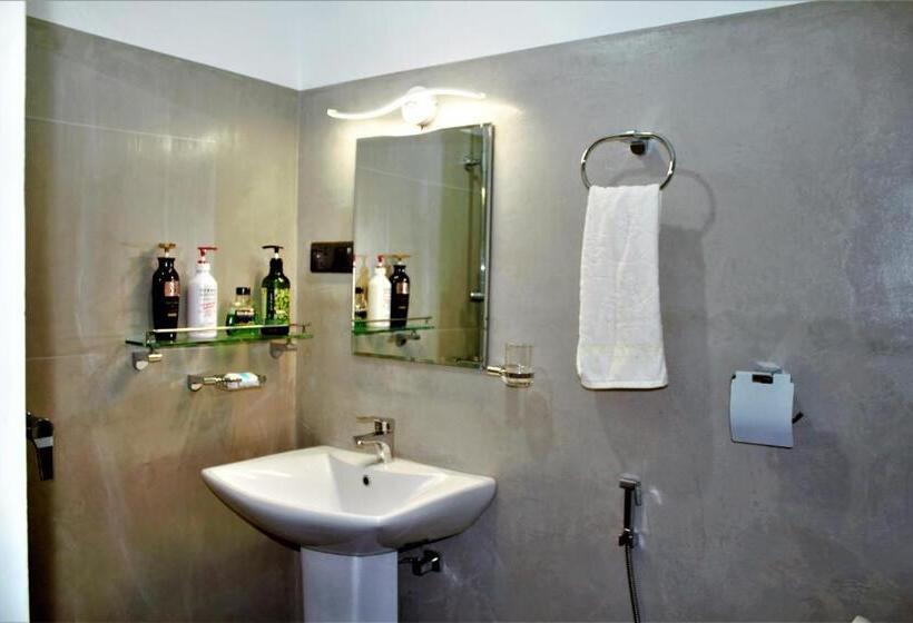 تختخواب و صبحانه Sky White Villa