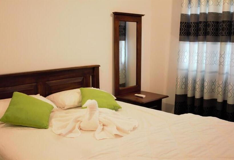 تختخواب و صبحانه Sky White Villa