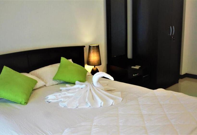 تختخواب و صبحانه Sky White Villa