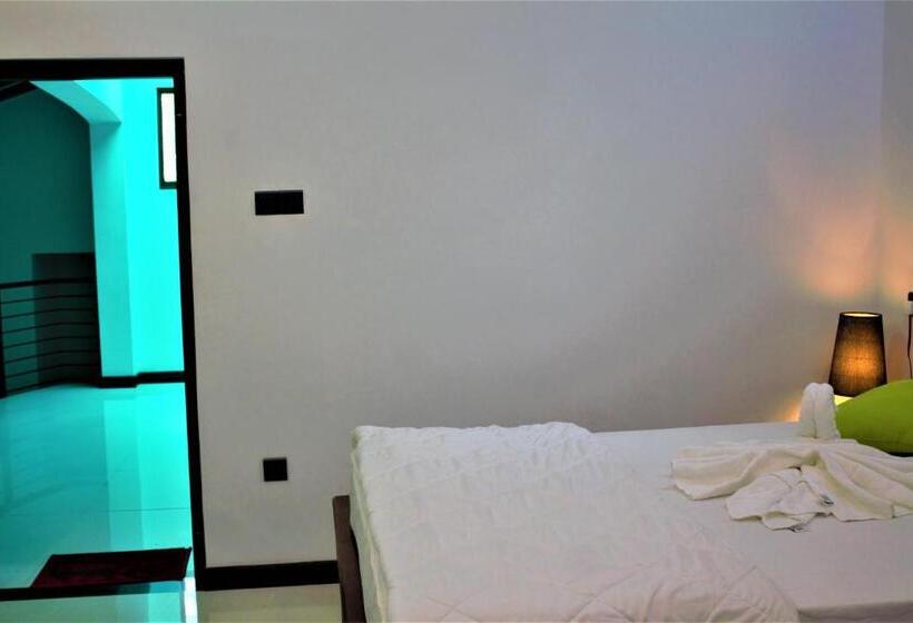 تختخواب و صبحانه Sky White Villa