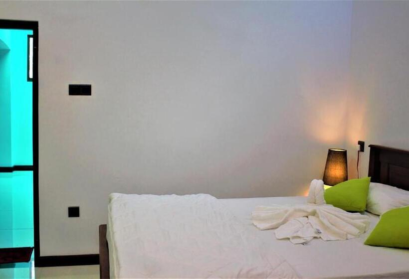 تختخواب و صبحانه Sky White Villa