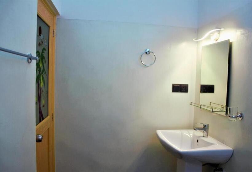 تختخواب و صبحانه Sky White Villa