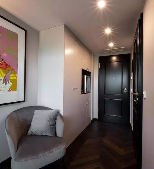 ホテル Prevôt Restaurant &