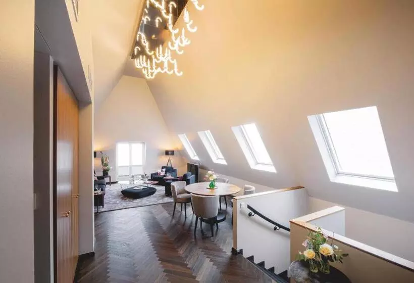 ホテル Prevôt Restaurant &