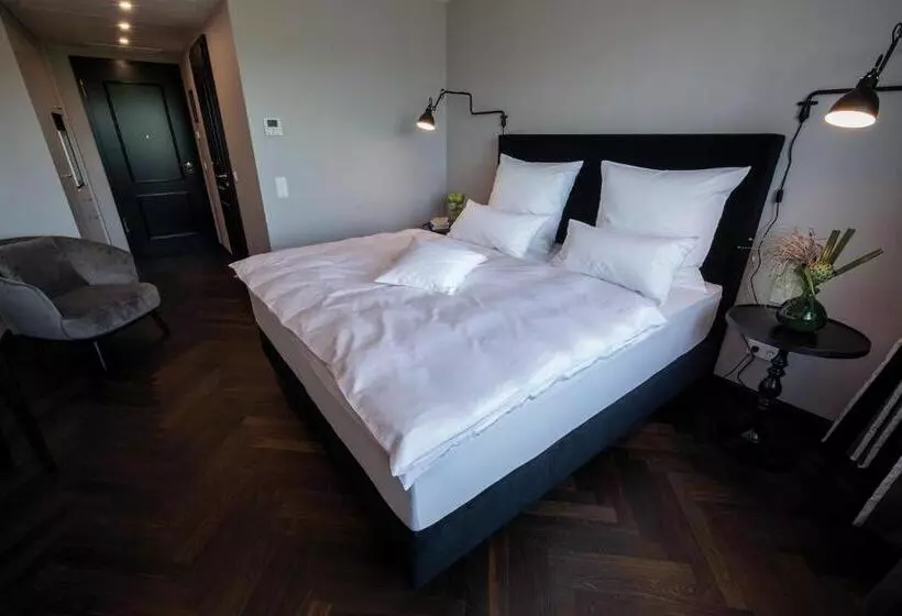 ホテル Prevôt Restaurant &