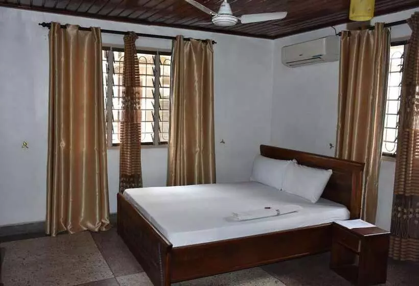 تختخواب و صبحانه Kituri Royal Annex