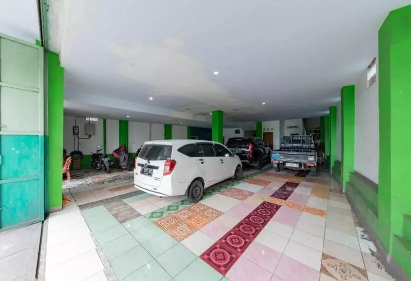 Hotelli Reddoorz Syariah At Pantai Pelabuhan Ratu