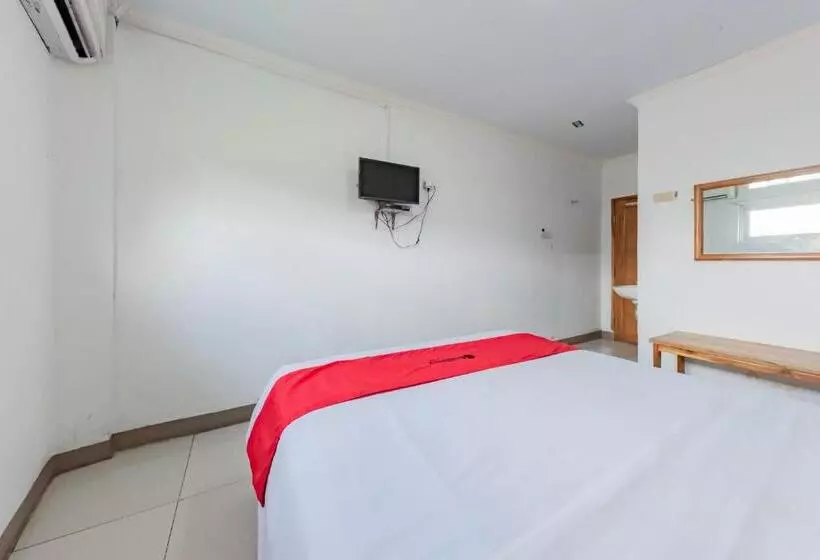 Hotelli Reddoorz Syariah At Pantai Pelabuhan Ratu