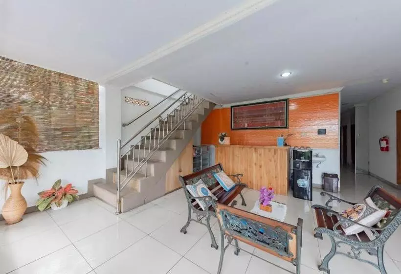 Hotelli Reddoorz Syariah At Pantai Pelabuhan Ratu