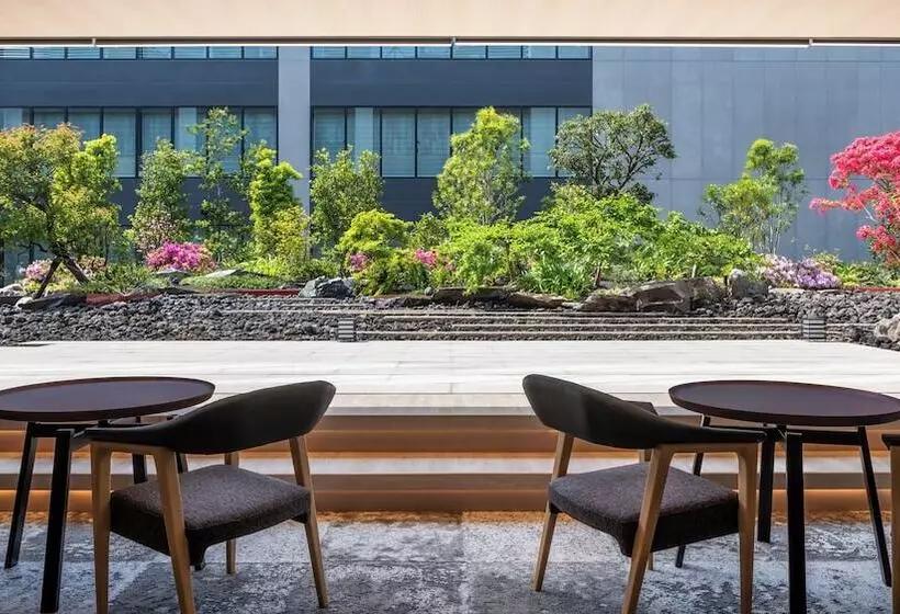 Hotelli Intercontinental Yokohama Pier 8, An Ihg