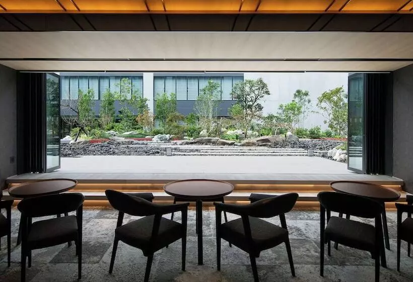 Hotelli Intercontinental Yokohama Pier 8, An Ihg