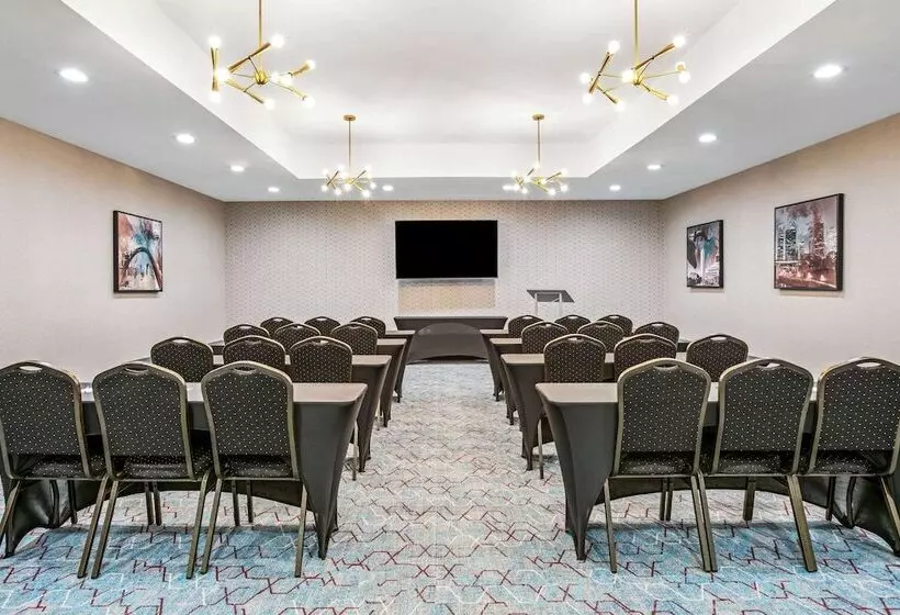 Hotelli La Quinta Inn & Suites Dfw West Glade Parks