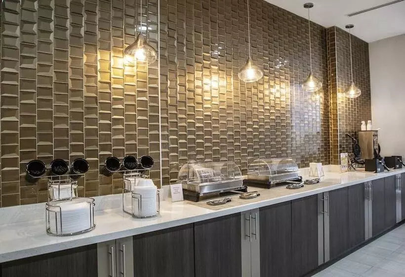 Hotelli La Quinta Inn & Suites Dfw West Glade Parks