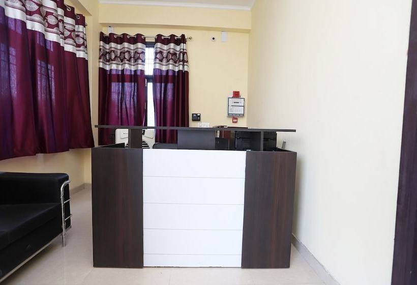 酒店 Oyo Flagship 43667 Namoli