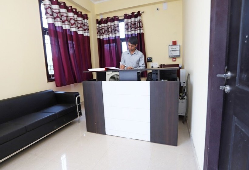 酒店 Oyo Flagship 43667 Namoli