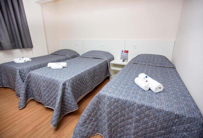 בית מלון כפרי Zandoná