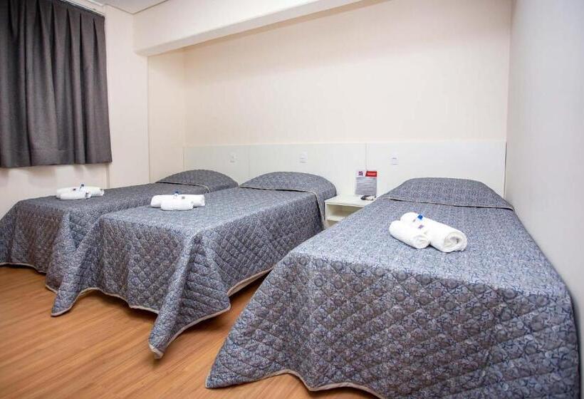 בית מלון כפרי Zandoná