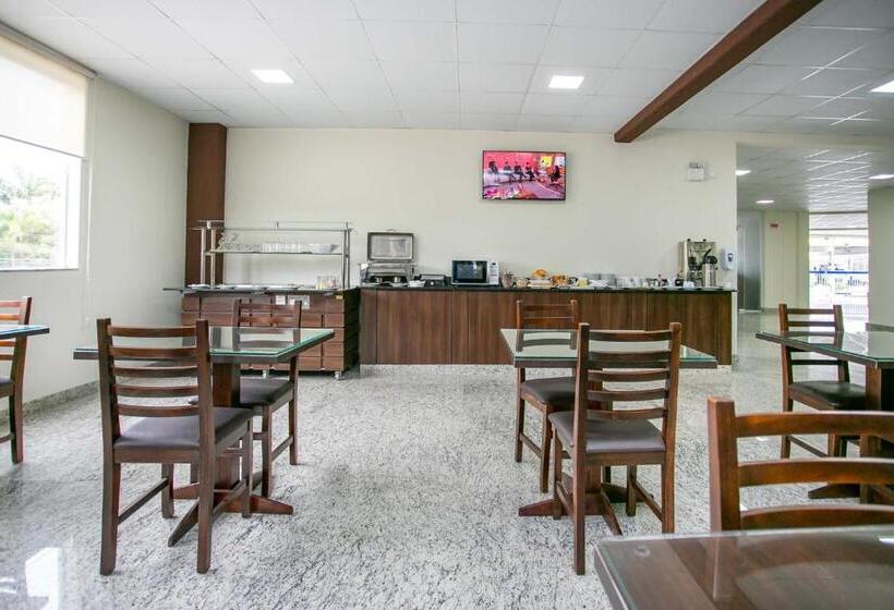 בית מלון כפרי Zandoná