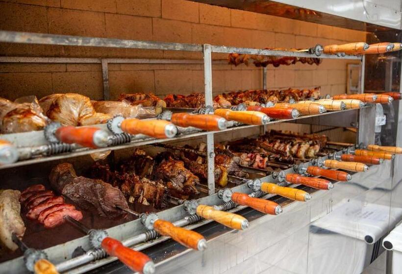 בית מלון כפרי Zandoná