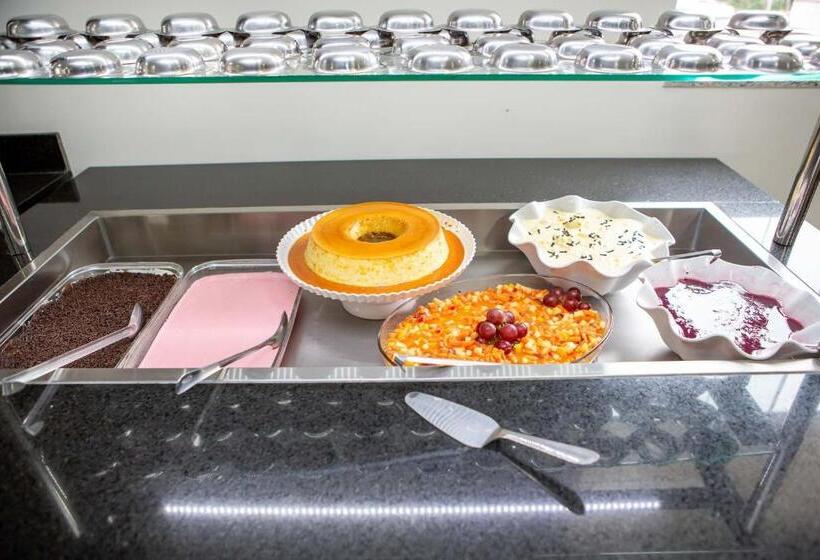 בית מלון כפרי Zandoná