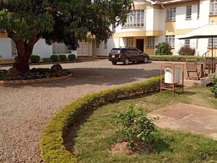 هتل Thika Youth Pastoral Centre