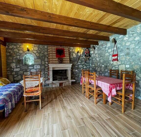 פנסיון Guest House Rrashkadoli