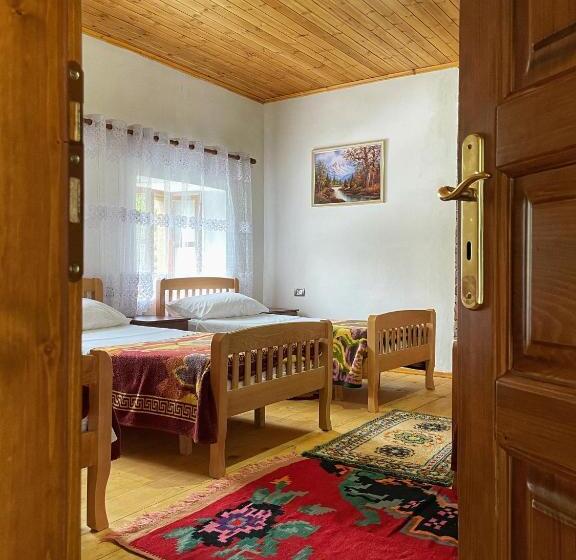 פנסיון Guest House Rrashkadoli