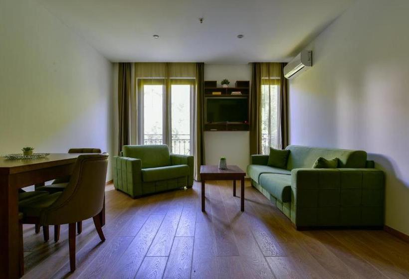 پانسیون Plaza Lucice