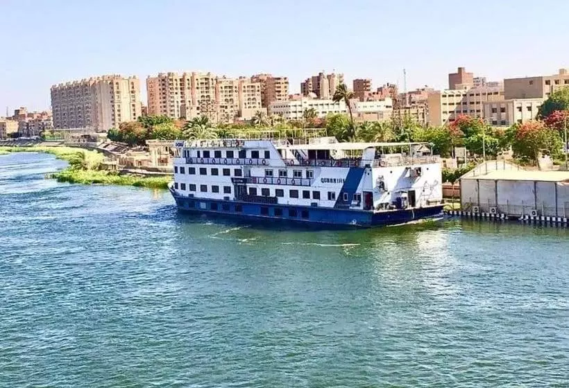 هتل Queen Isis Floating