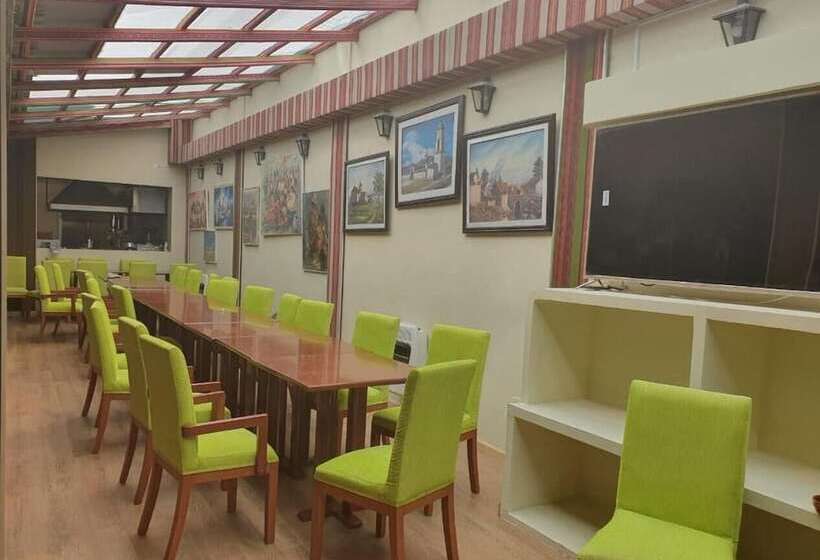 هتل Almudena Suites Uyuni