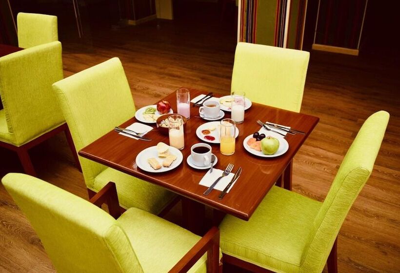 هتل Almudena Suites Uyuni