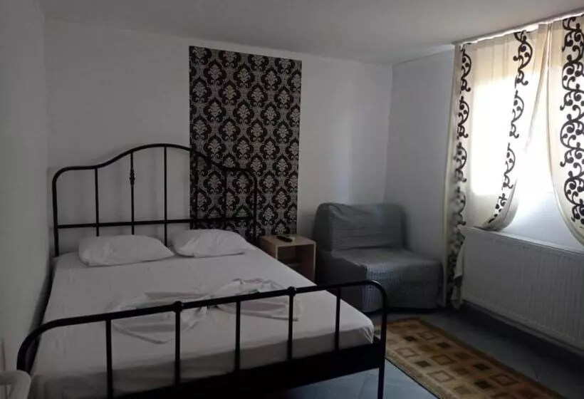 پانسیون Casa Marronne