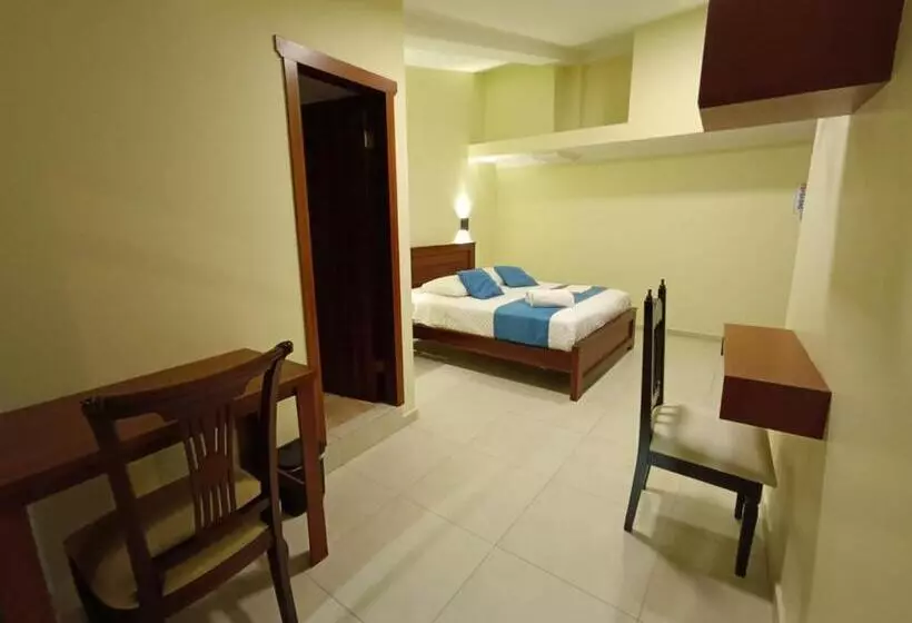 ペンション Hostal Cañalimeña