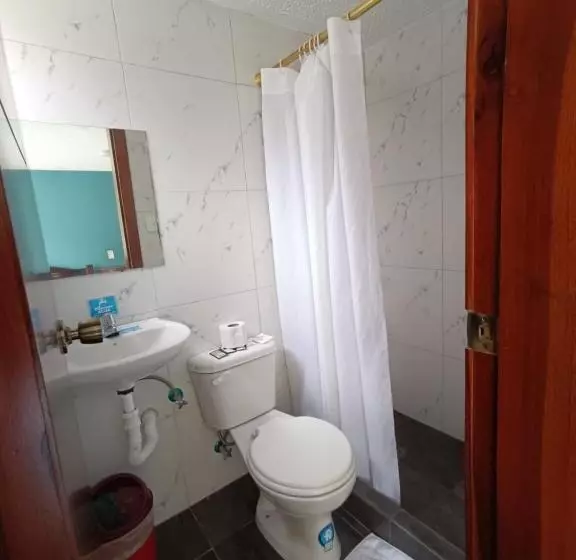 ペンション Hostal Cañalimeña