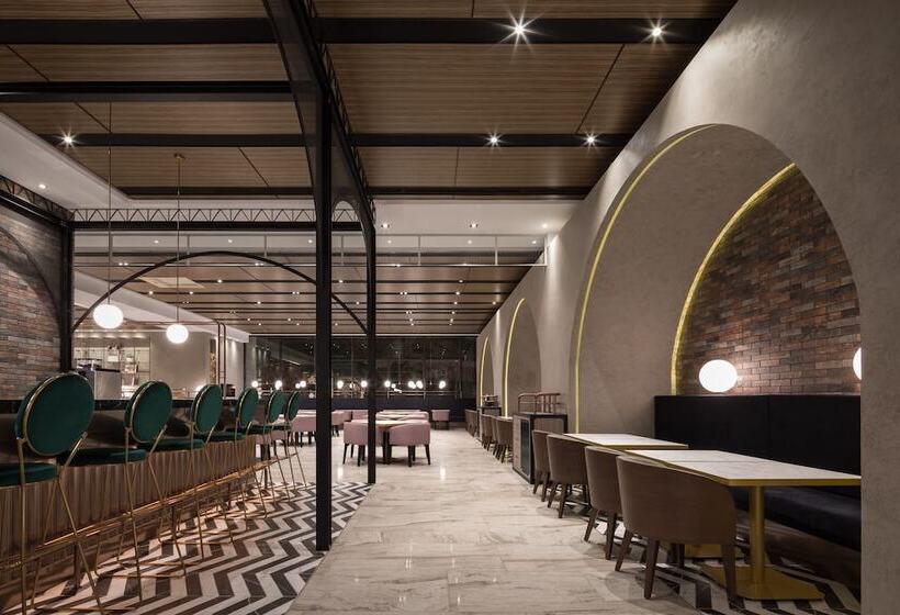 Lakeshore Hotel Tainan