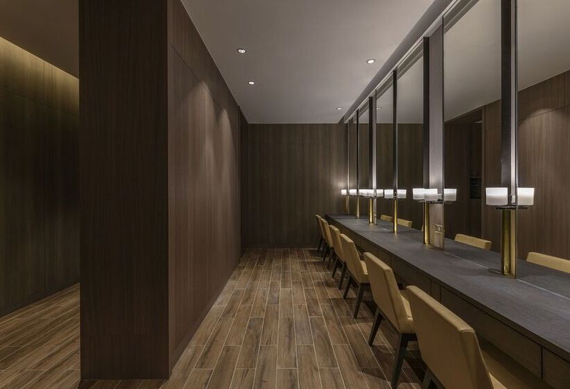 Lakeshore Hotel Tainan