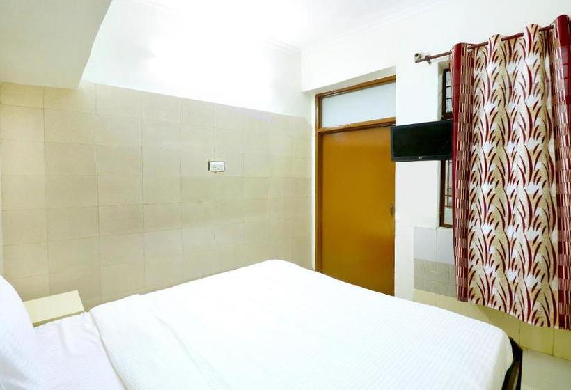 酒店 Spot On 44679 Samrat