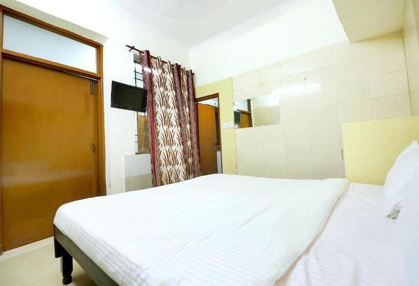 酒店 Spot On 44679 Samrat