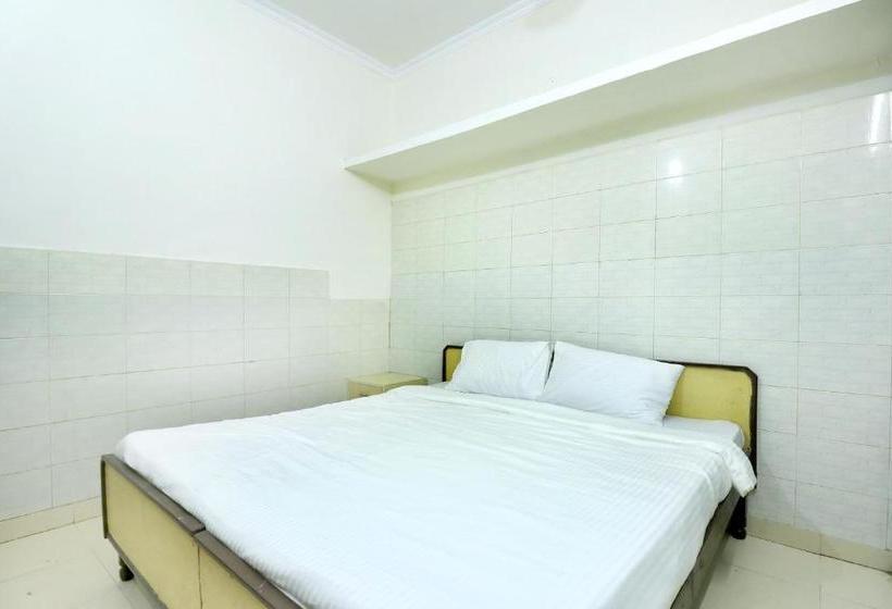 酒店 Spot On 44679 Samrat