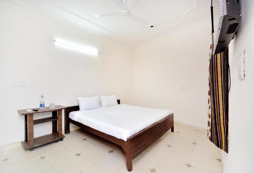 酒店 Spot On 44679 Samrat