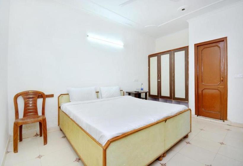 酒店 Spot On 44679 Samrat