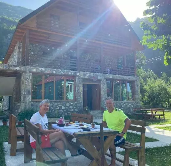 Pensió Alpinehouse Theth