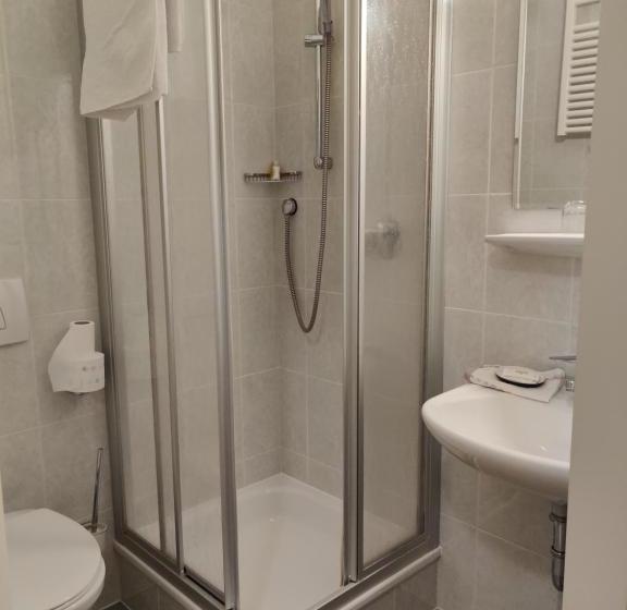 膳宿费 Garni Maria